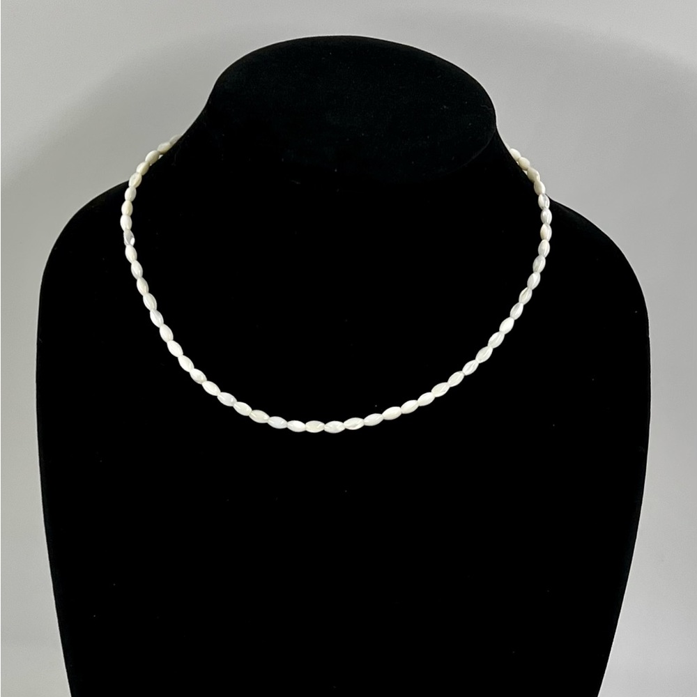Vintage Faux Shell Beaded Necklace White Ivory